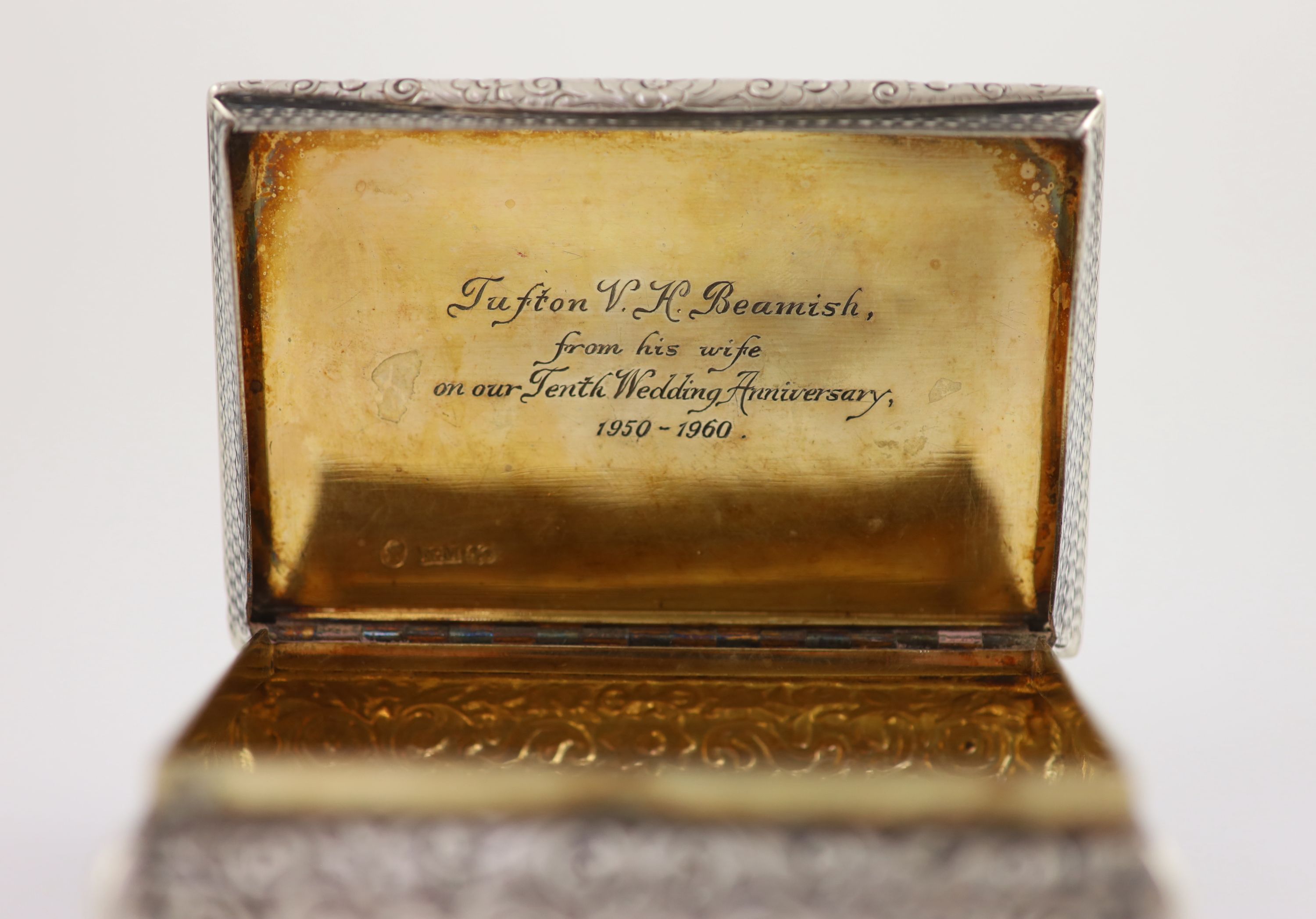 An early Victorian silver table snuff box, by Nathaniel Mills